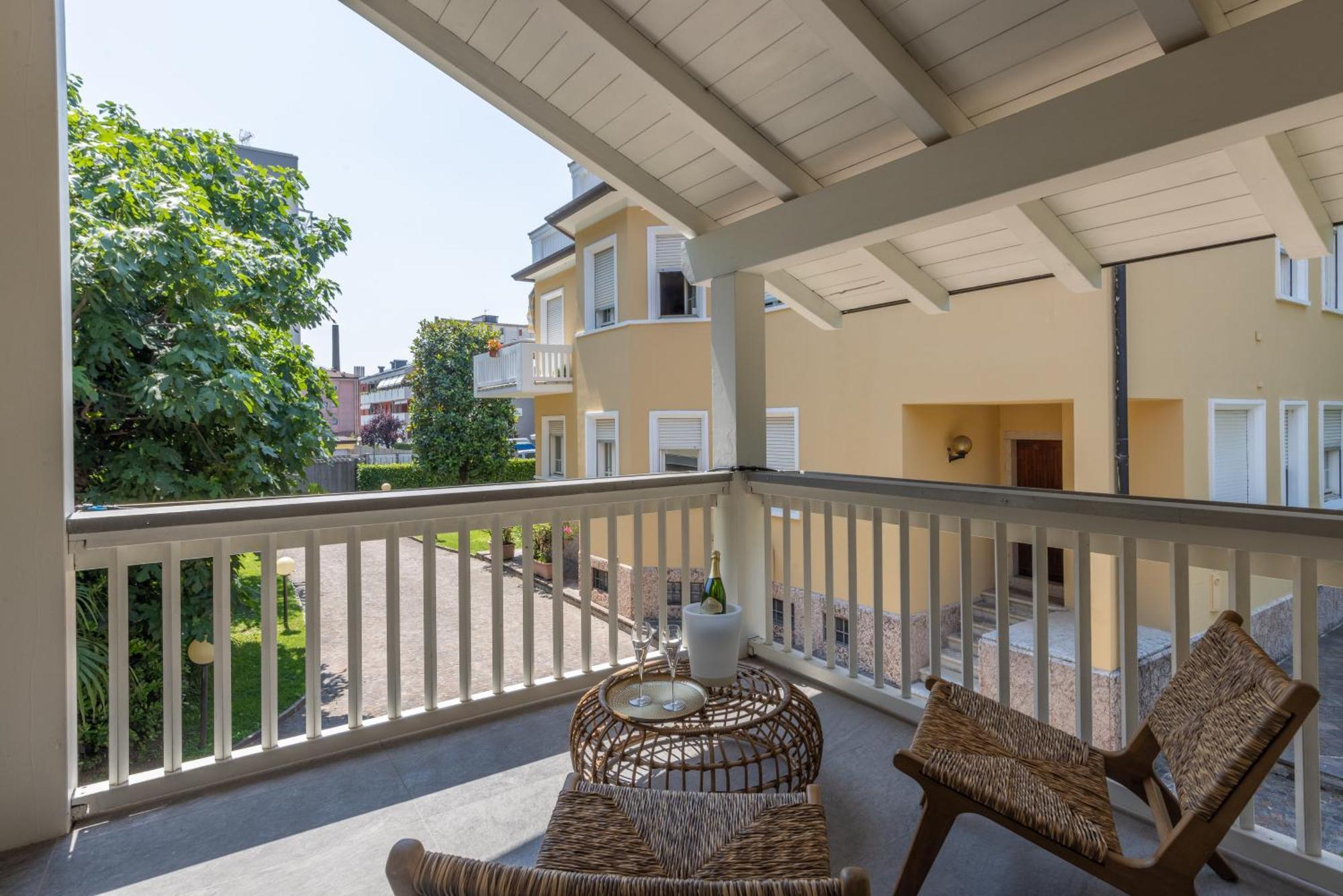 La Barchessa Loft & Rooms - Free Parking Trento Exterior photo